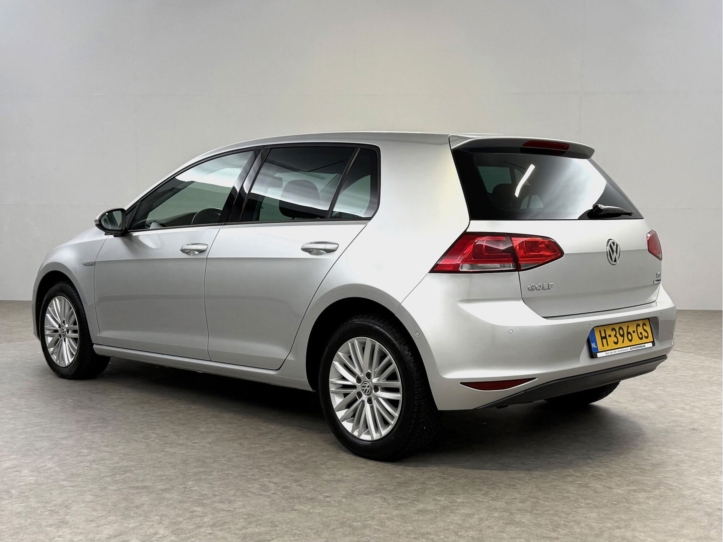 Volkswagen Golf 1.2 TSI | Clima | Parkeersens. | Stoelverw. | 16''LMV