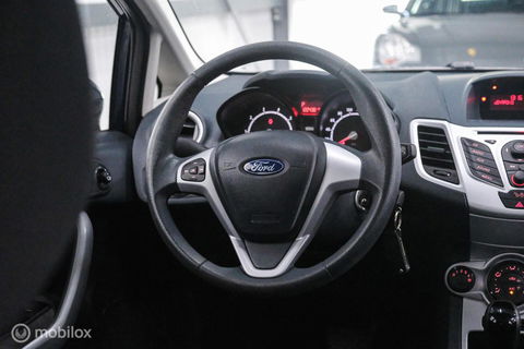 Ford Fiesta 1.4 Trend Automaat 5 Deurs | Airco | NAP NL auto | Rijklaarprijs incl garantie |