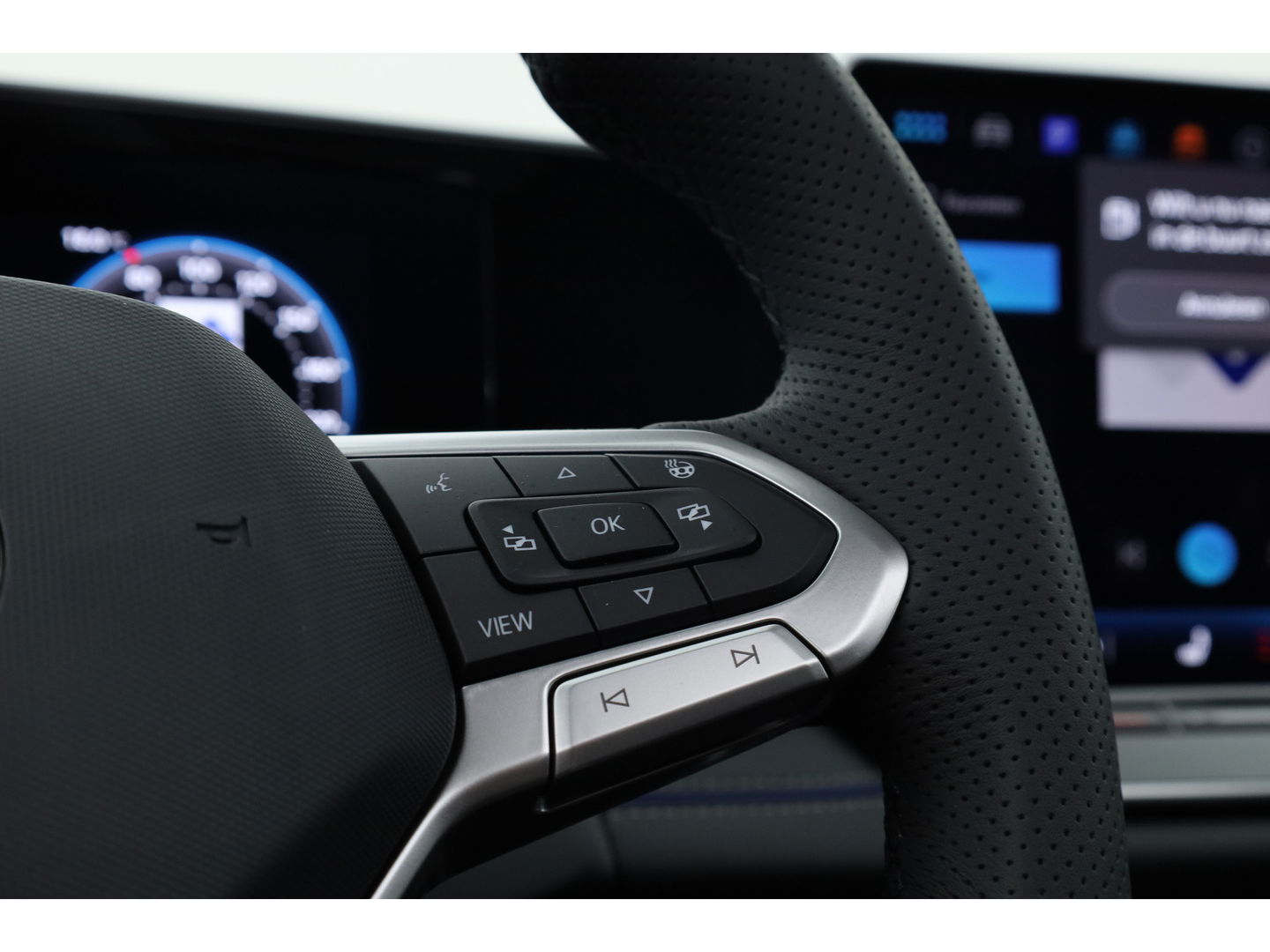 Volkswagen Tiguan eHybrid R-Line Black Style 272pk | Pano | 360cam | Elek. Trekhaak | Massage | Stoel- Stuurverw.
