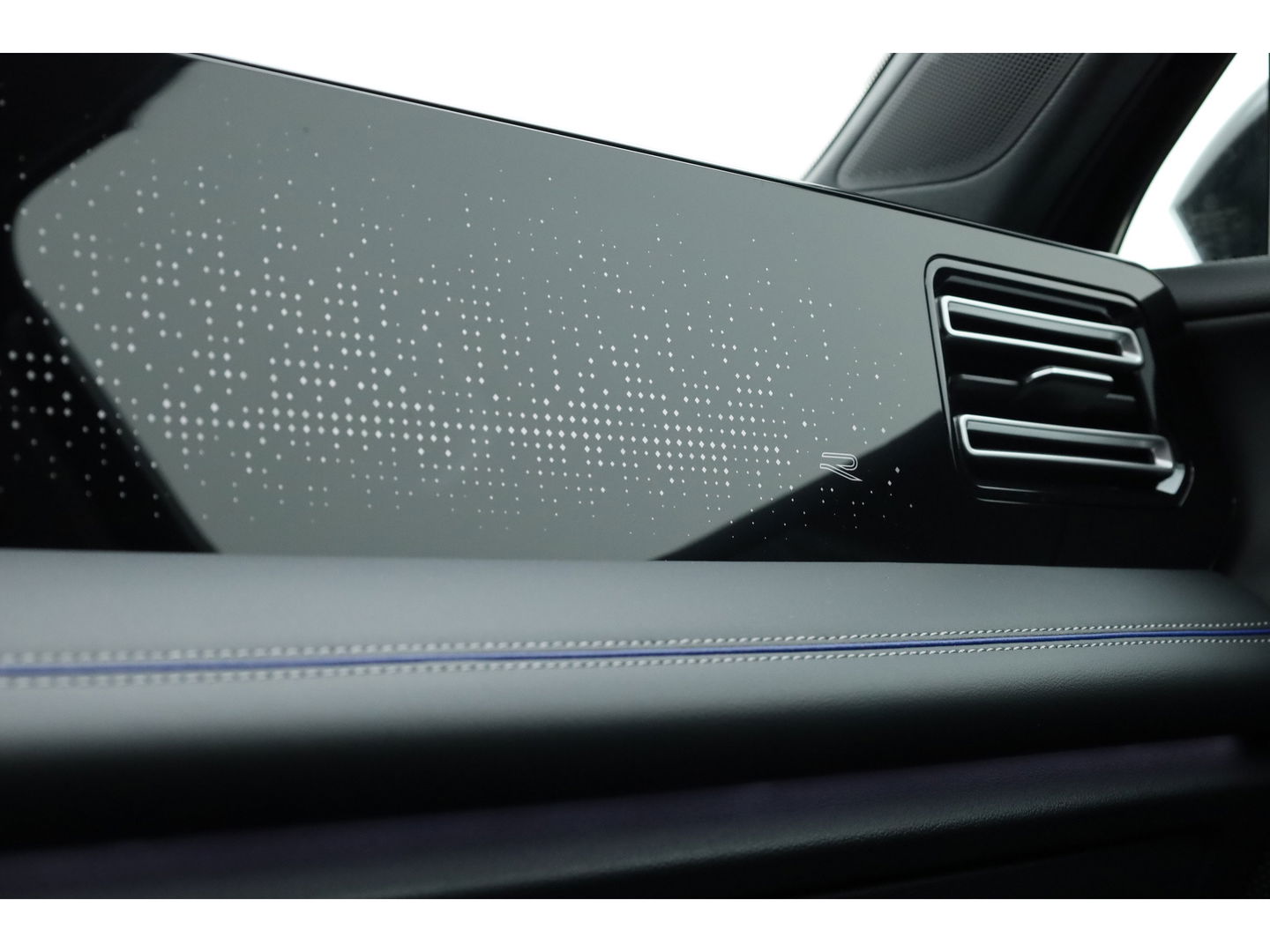Volkswagen Tiguan eHybrid R-Line Black Style 272pk | Pano | 360cam | Elek. Trekhaak | Massage | Stoel- Stuurverw.