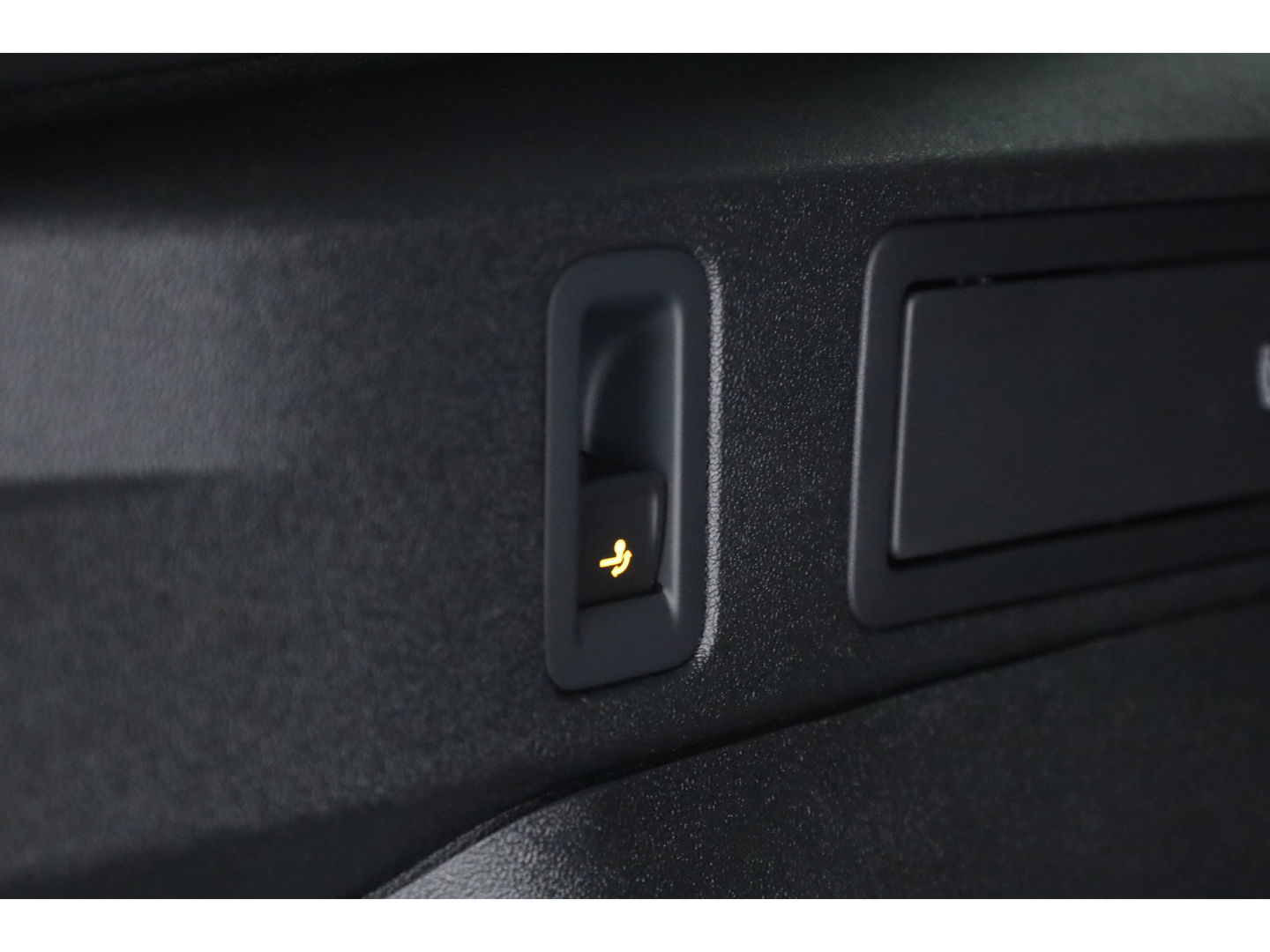 Volkswagen Tiguan eHybrid R-Line Black Style 272pk | Pano | 360cam | Elek. Trekhaak | Massage | Stoel- Stuurverw.