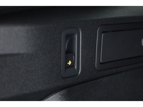Volkswagen Tiguan eHybrid R-Line Black Style 272pk | Pano | 360cam | Elek. Trekhaak | Massage | Stoel- Stuurverw.