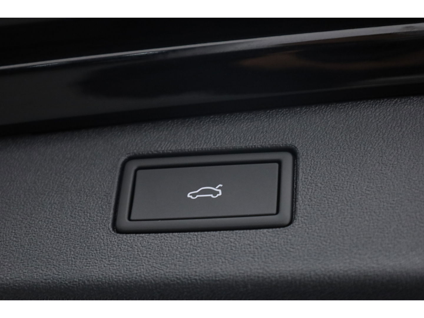 Volkswagen Tiguan eHybrid R-Line Black Style 272pk | Pano | 360cam | Elek. Trekhaak | Massage | Stoel- Stuurverw.