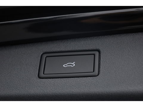 Volkswagen Tiguan eHybrid R-Line Black Style 272pk | Pano | 360cam | Elek. Trekhaak | Massage | Stoel- Stuurverw.