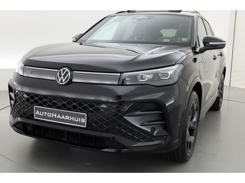 Volkswagen Tiguan eHybrid R-Line Black Style 272pk | Pano | 360cam | Elek. Trekhaak | Massage | Stoel- Stuurverw.