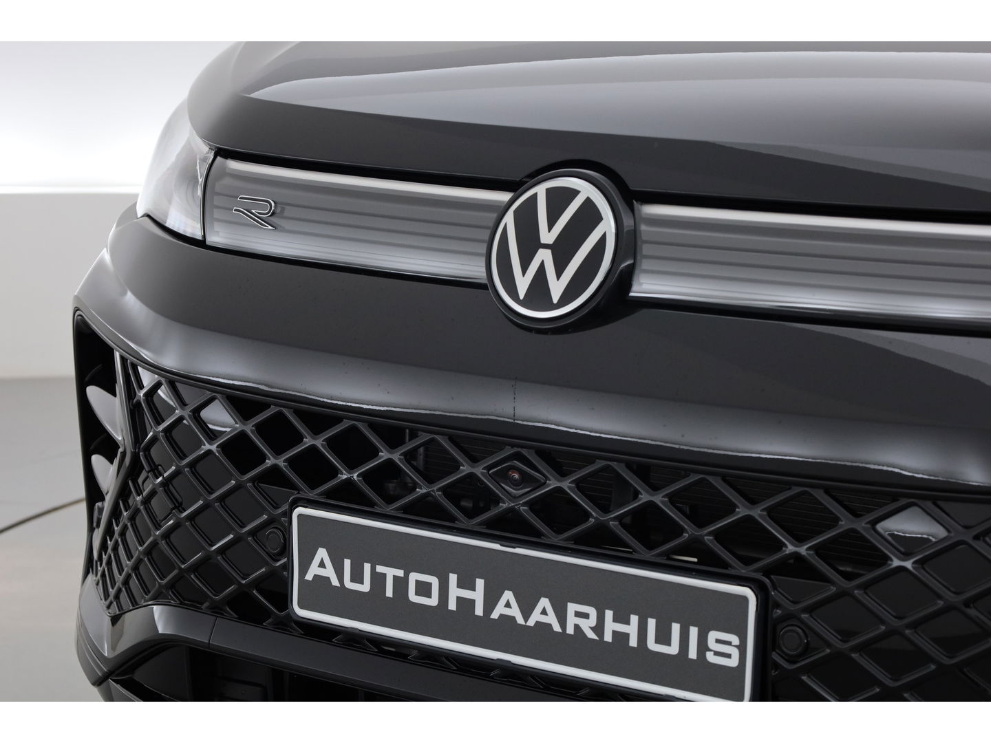 Volkswagen Tiguan eHybrid R-Line Black Style 272pk | Pano | 360cam | Elek. Trekhaak | Massage | Stoel- Stuurverw.