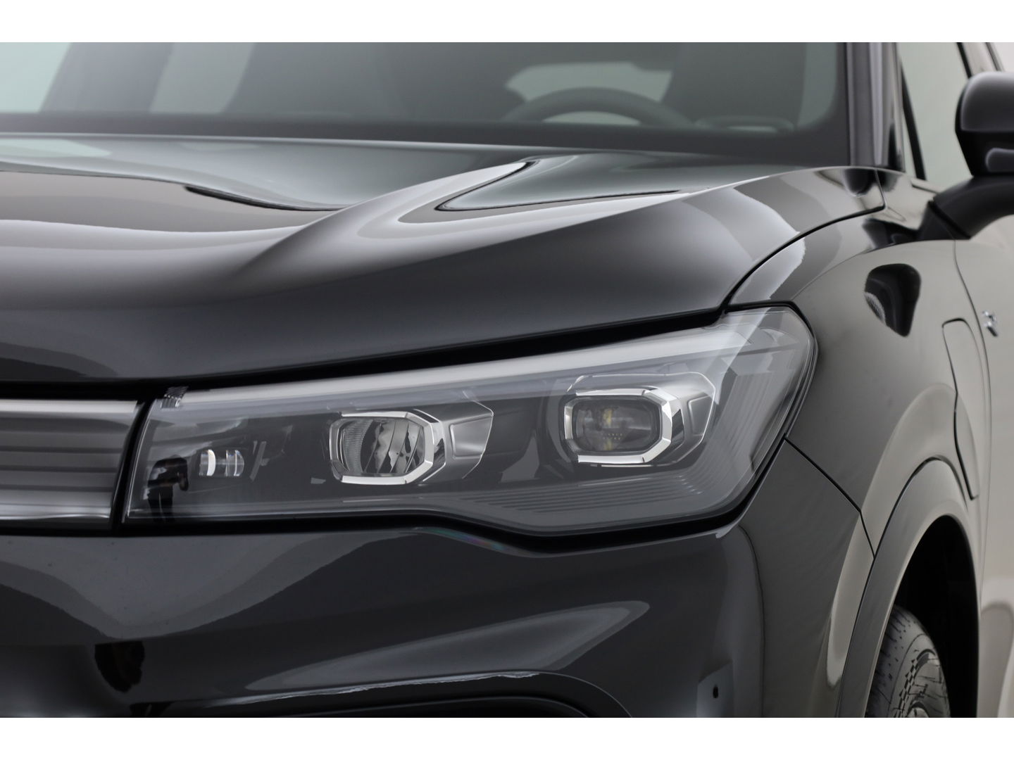 Volkswagen Tiguan eHybrid R-Line Black Style 272pk | Pano | 360cam | Elek. Trekhaak | Massage | Stoel- Stuurverw.