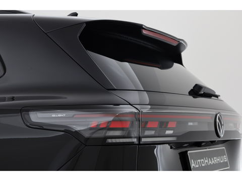 Volkswagen Tiguan eHybrid R-Line Black Style 272pk | Pano | 360cam | Elek. Trekhaak | Massage | Stoel- Stuurverw.