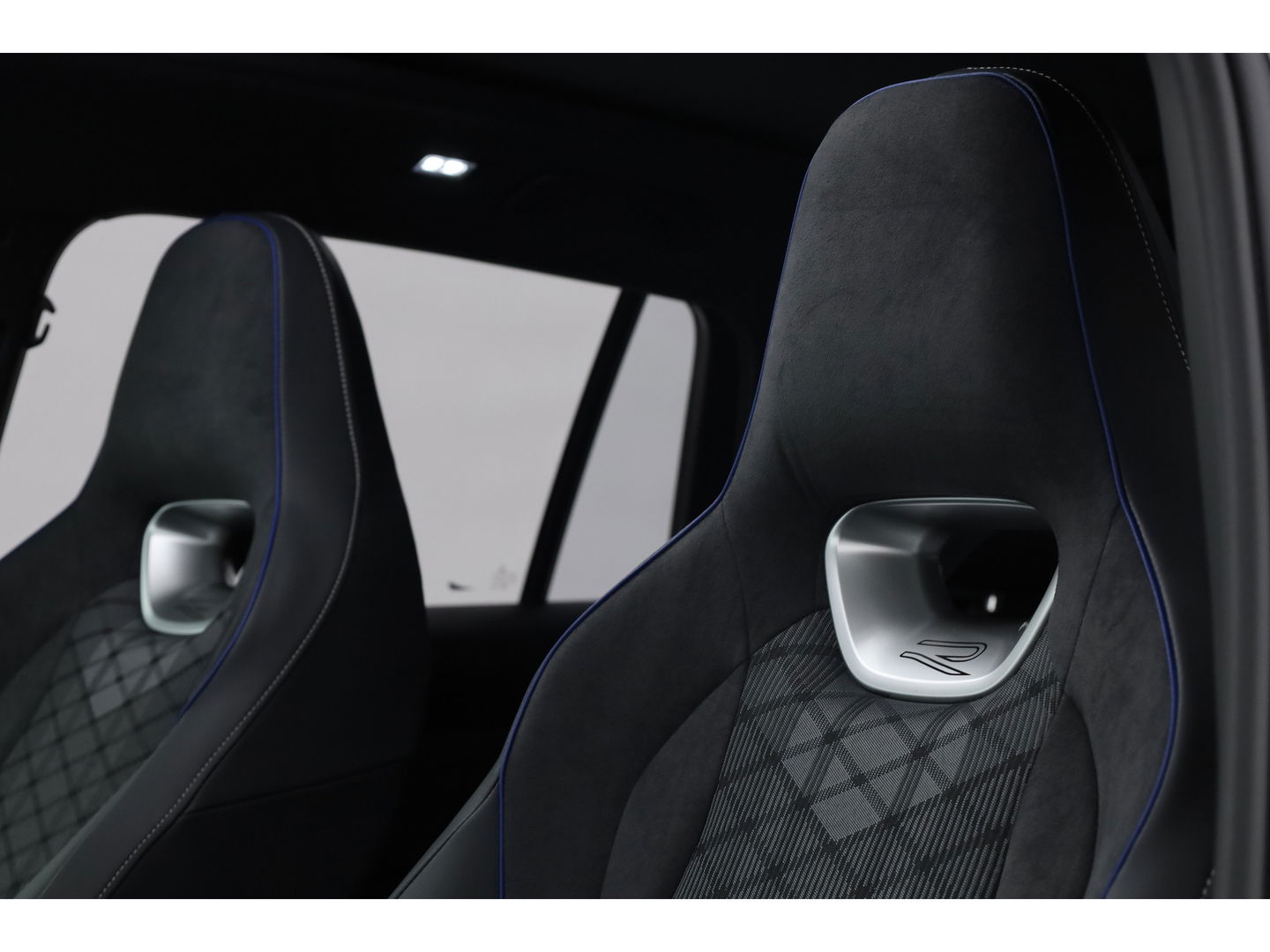 Volkswagen Tiguan eHybrid R-Line Black Style 272pk | Pano | 360cam | Elek. Trekhaak | Massage | Stoel- Stuurverw.
