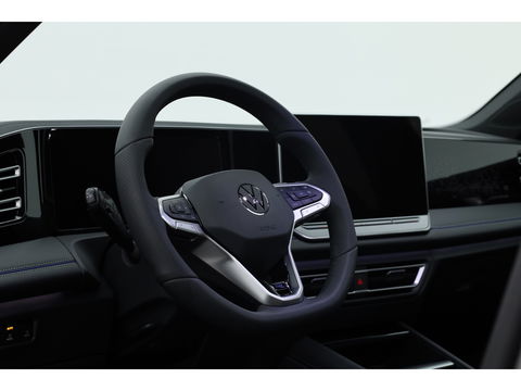 Volkswagen Tiguan eHybrid R-Line Black Style 272pk | Pano | 360cam | Elek. Trekhaak | Massage | Stoel- Stuurverw.