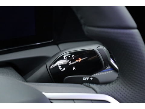 Volkswagen Tiguan eHybrid R-Line Black Style 272pk | Pano | 360cam | Elek. Trekhaak | Massage | Stoel- Stuurverw.