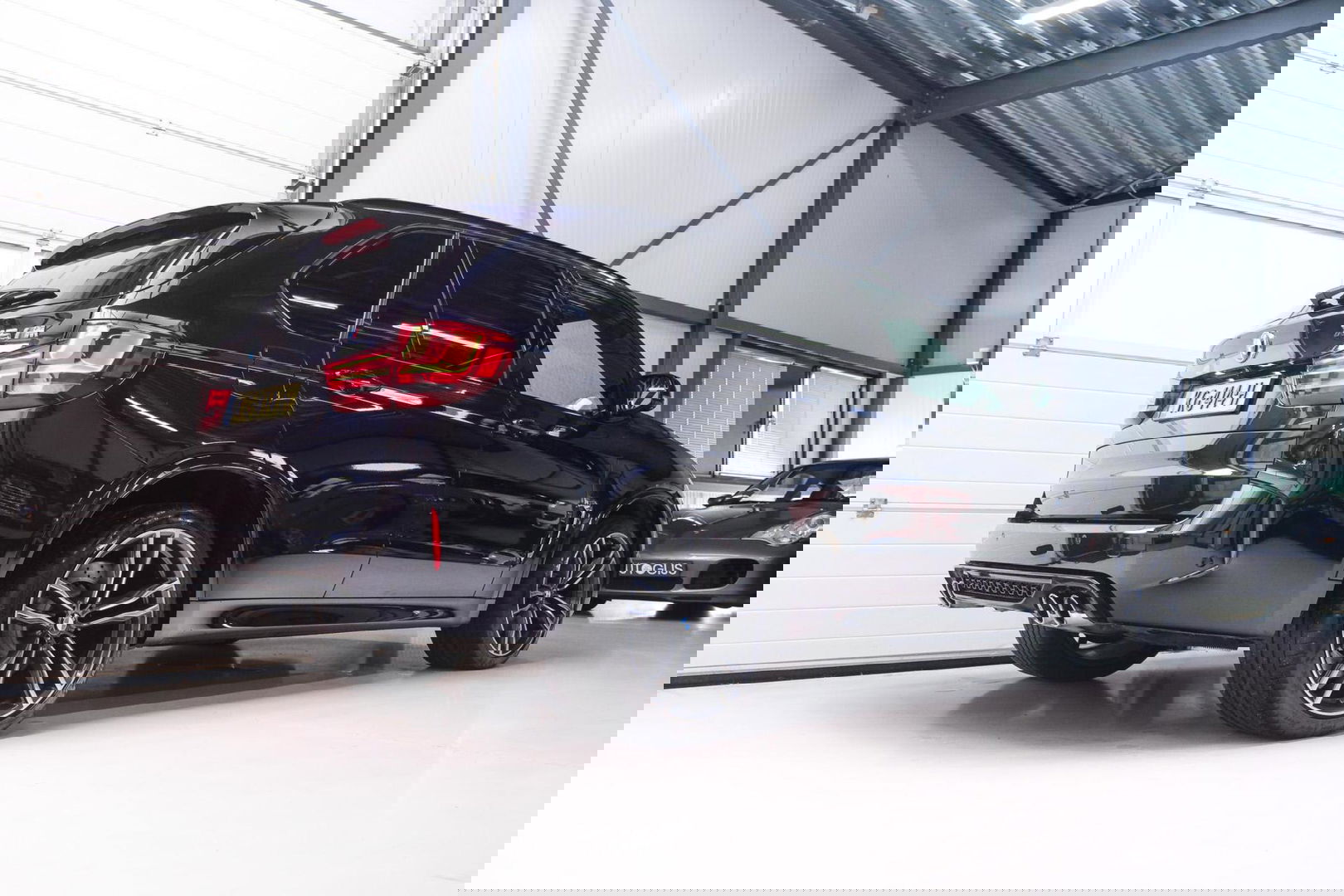 BMW X5 M 575 pk | M Drivers pack | B&O | Nightvision | Alcantara | Infotainment | 360 cam | Trekhaak | Softclose |
