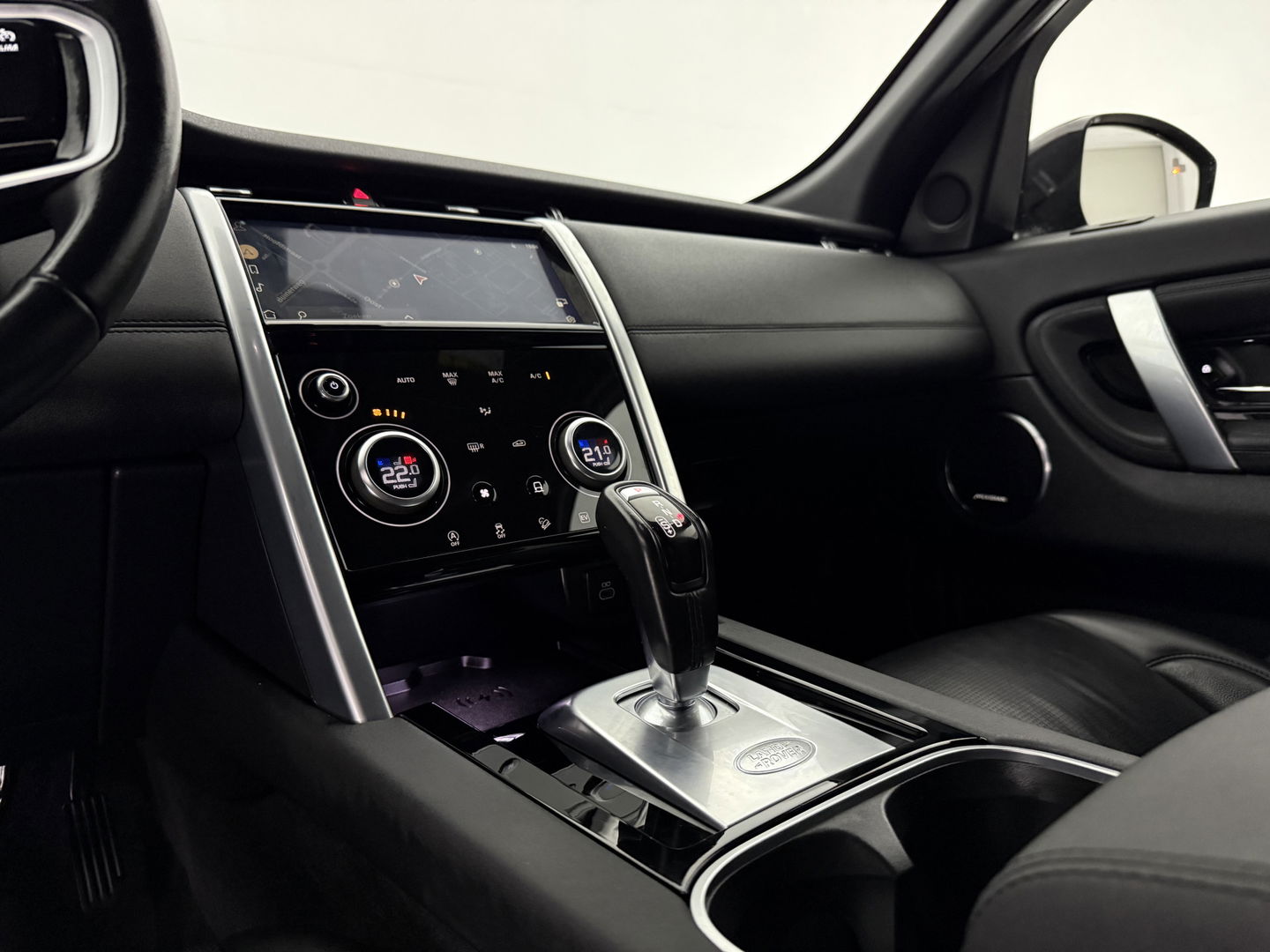 Land Rover Discovery Sport P300e SE 254PK | Virtual | Trekh. | Carplay | Memory | Camera | Adaptive Cruise | Dodehoek