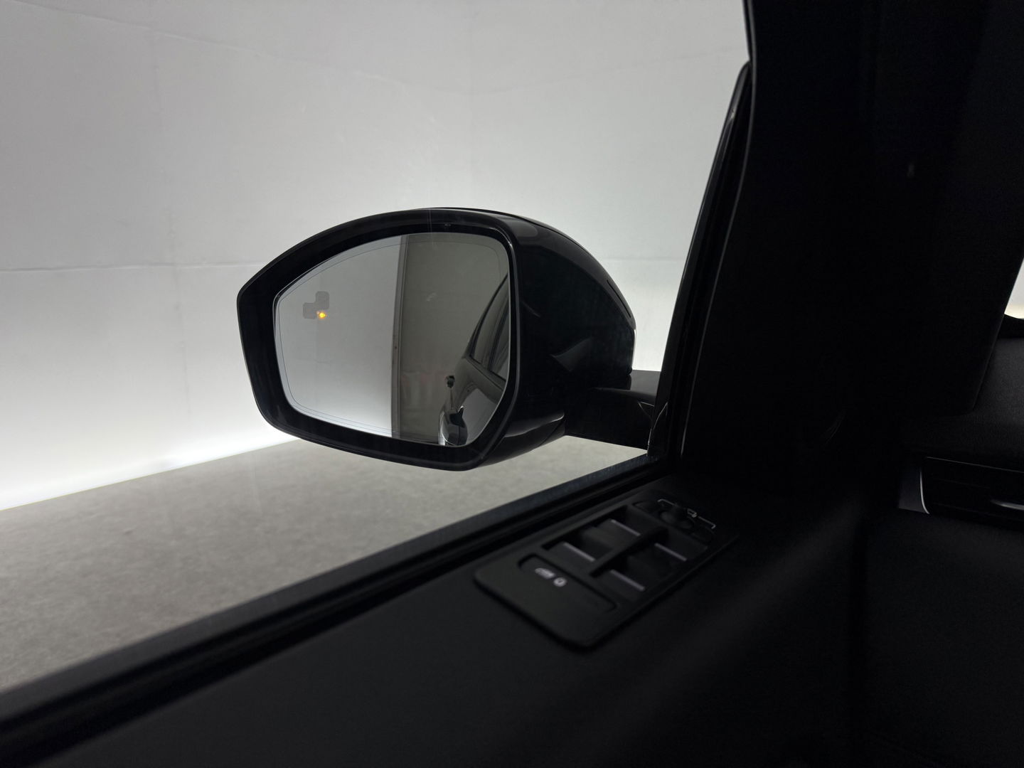 Land Rover Discovery Sport P300e SE 254PK | Virtual | Trekh. | Carplay | Memory | Camera | Adaptive Cruise | Dodehoek