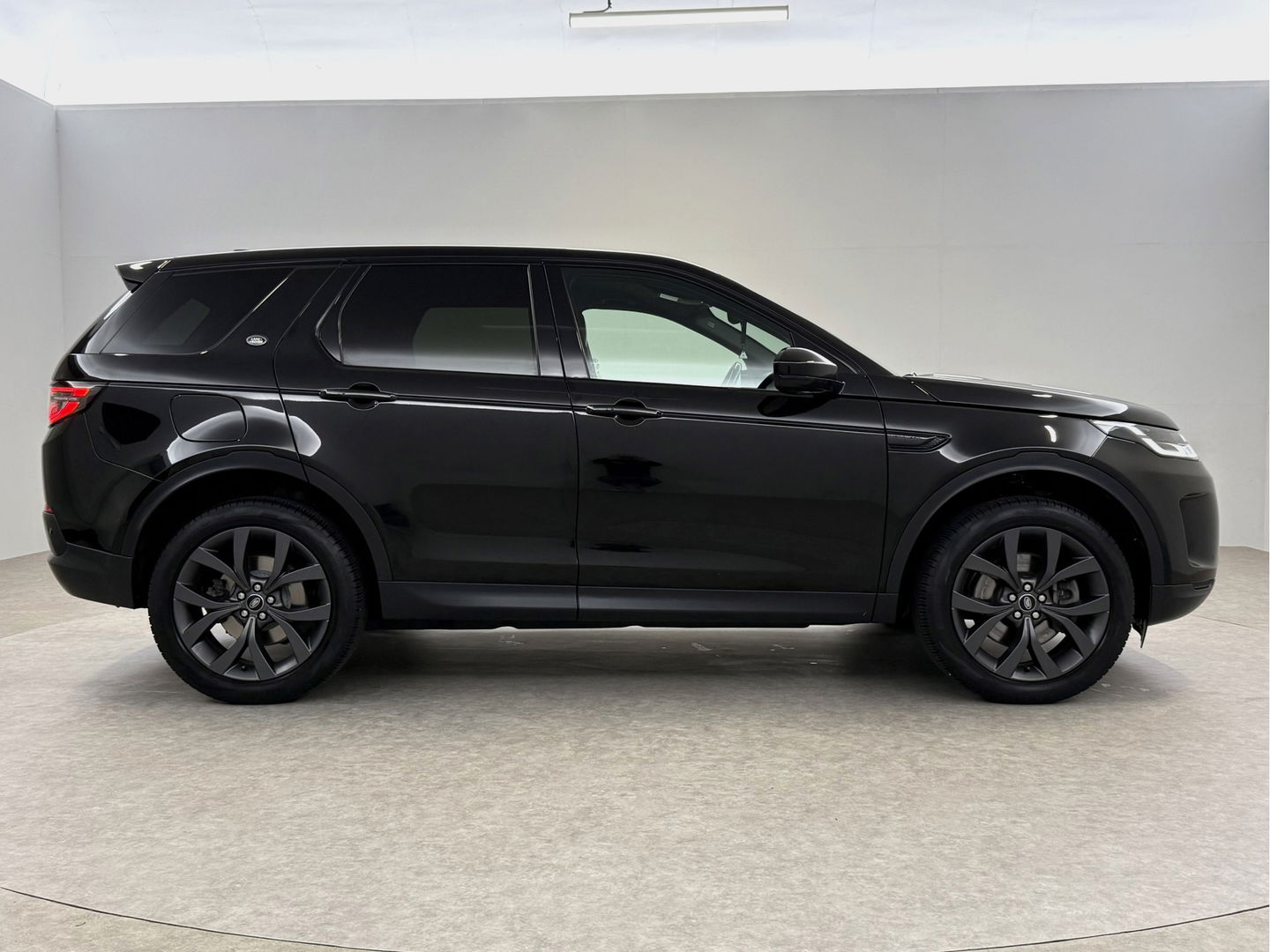 Land Rover Discovery Sport P300e SE 254PK | Virtual | Trekh. | Carplay | Memory | Camera | Adaptive Cruise | Dodehoek