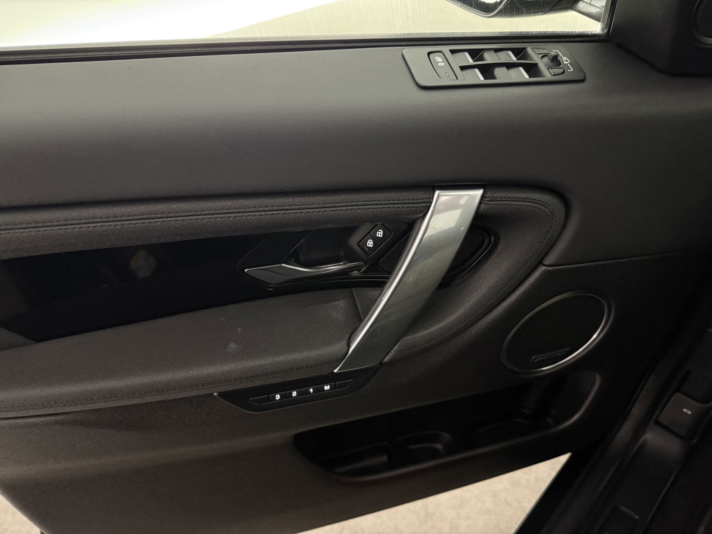 Land Rover Discovery Sport P300e SE 254PK | Virtual | Trekh. | Carplay | Memory | Camera | Adaptive Cruise | Dodehoek