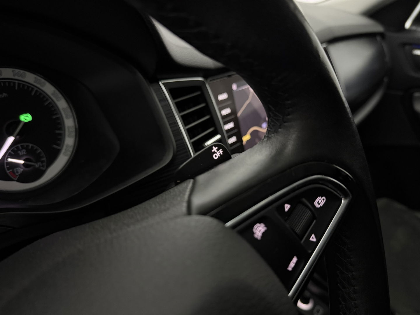 Škoda Kodiaq 1.5 TSI 150PK Limited Business Edition | Carplay | LED | Camera | Trekh. | Cruise | Navi | Keyless | Parkeersens.