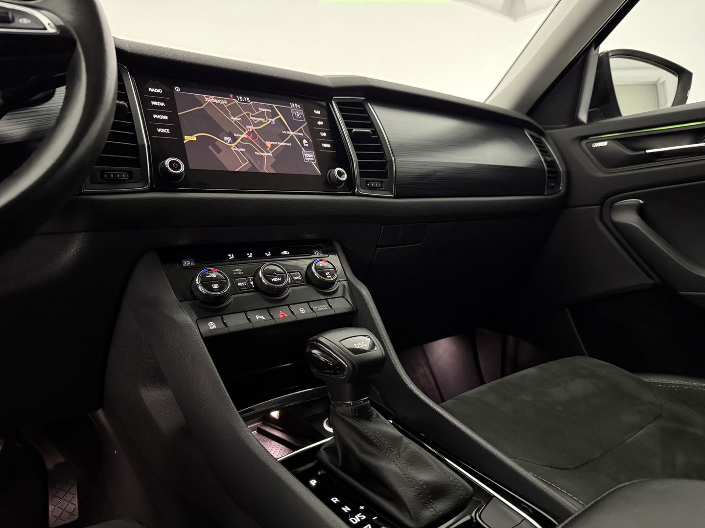 Škoda Kodiaq 1.5 TSI 150PK Limited Business Edition | Carplay | LED | Camera | Trekh. | Cruise | Navi | Keyless | Parkeersens.