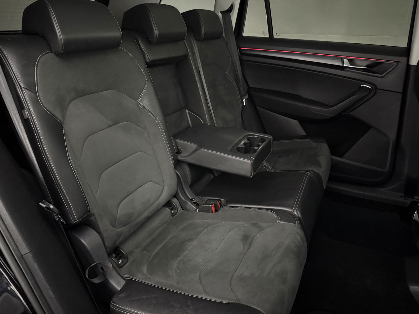 Škoda Kodiaq 1.5 TSI 150PK Limited Business Edition | Carplay | LED | Camera | Trekh. | Cruise | Navi | Keyless | Parkeersens.