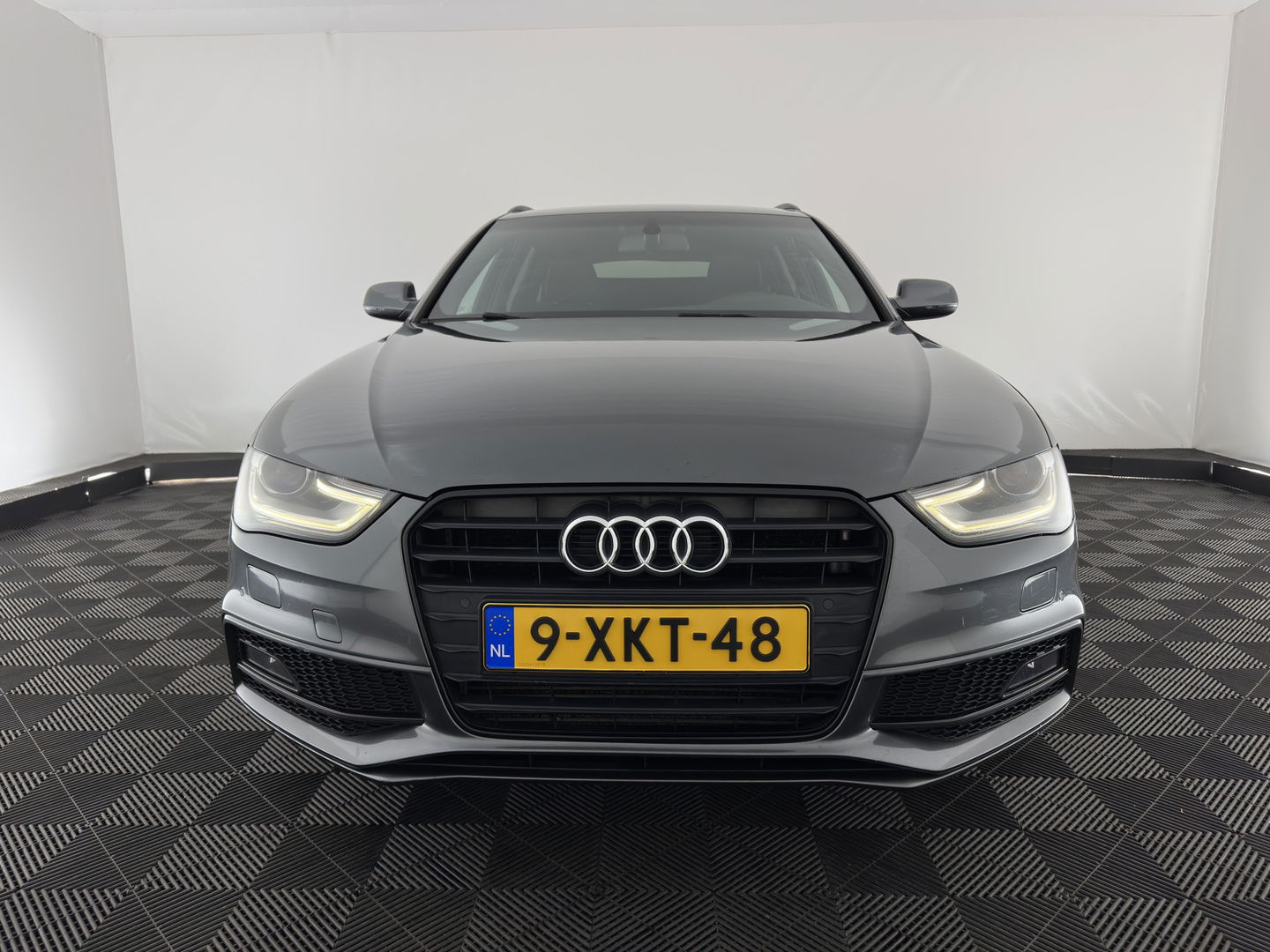 Audi A4 Avant 1.8 TFSI Sport Edition Aut. *XENON | LEATHER-FABRIC | BANG&OLUFSEN | NAVI-FULLMAP | SPORT-SEATS | DAB+ | PRIVACY-GLASS | ECC | PDC | CRUISE | 19''ALU | TOWBAR*