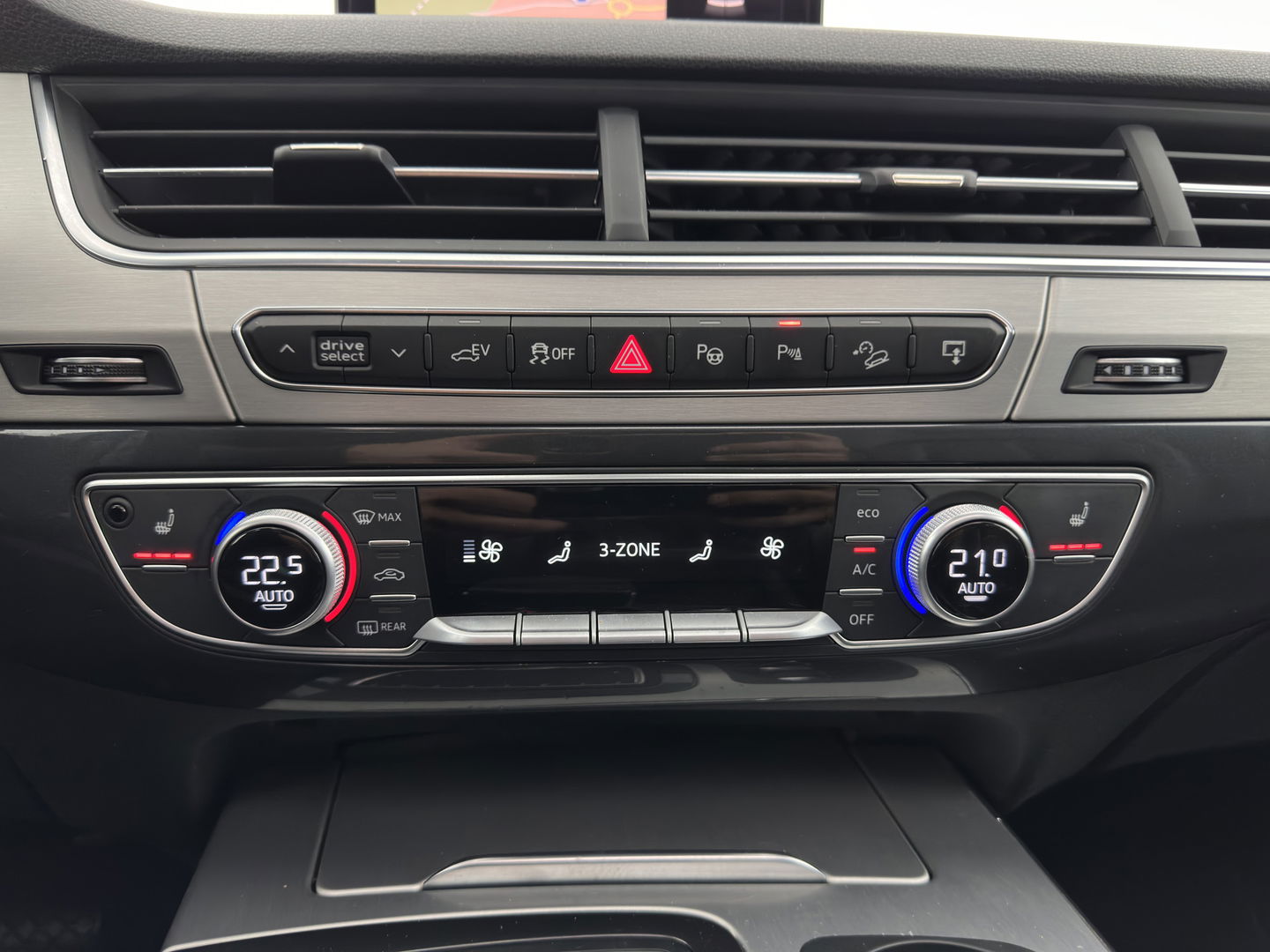 Audi Q7 3.0 TDI e-tron quattro Sport (INCL.BTW) *PANO | LUXURY-LEATHER | FULL-LED | DIGI-COCKPIT | HEATED-COMFORTSEATS | AIR-SUSPENSION | NAVI-FULLMAP | SHIFT-PADDLES | PRIVACY-GLASS | 20''ALU | TOWBAR*