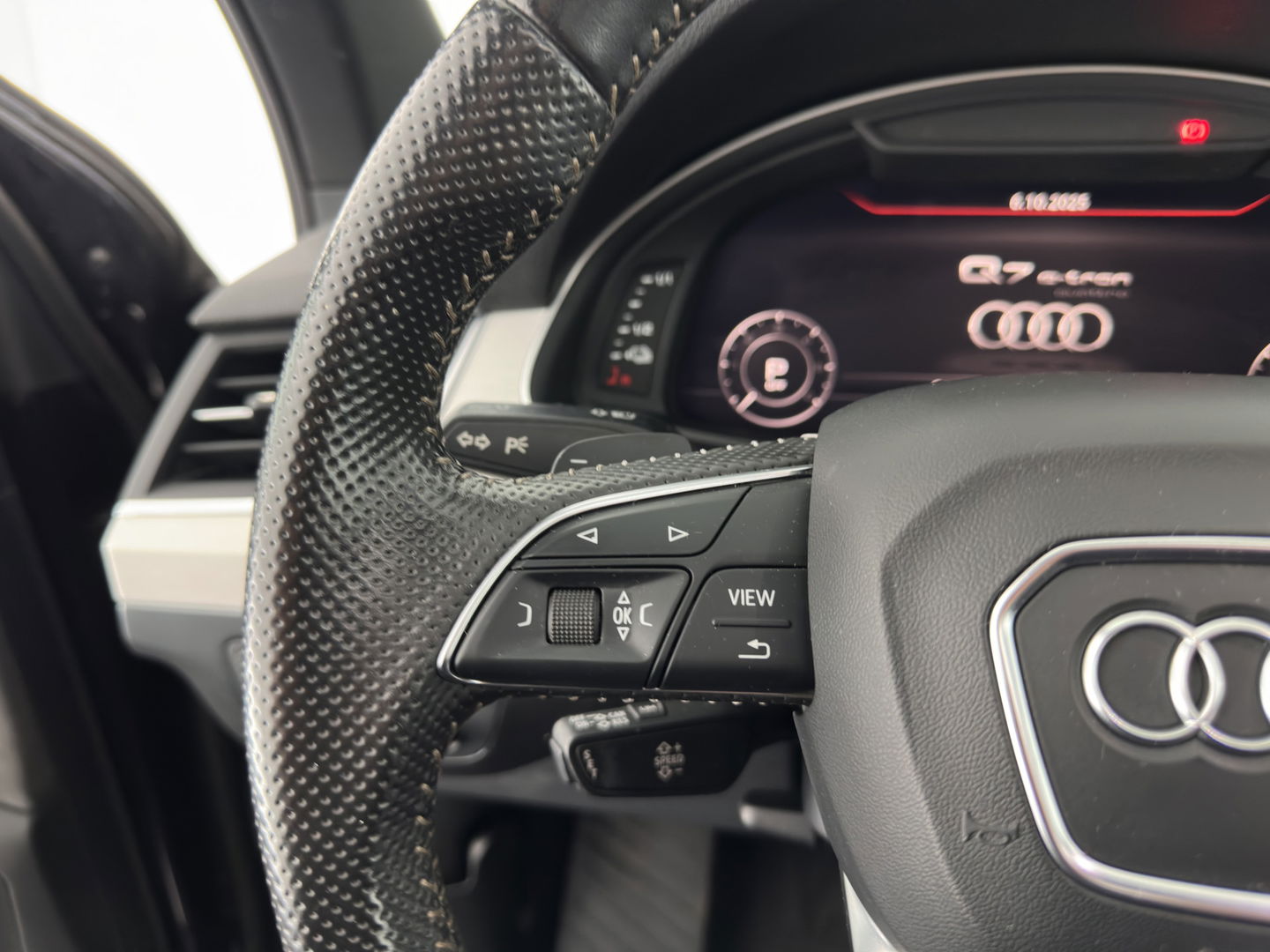 Audi Q7 3.0 TDI e-tron quattro Sport (INCL.BTW) *PANO | LUXURY-LEATHER | FULL-LED | DIGI-COCKPIT | HEATED-COMFORTSEATS | AIR-SUSPENSION | NAVI-FULLMAP | SHIFT-PADDLES | PRIVACY-GLASS | 20''ALU | TOWBAR*