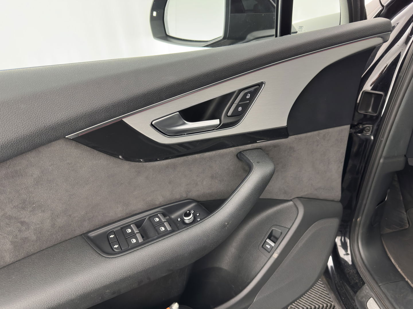 Audi Q7 3.0 TDI e-tron quattro Sport (INCL.BTW) *PANO | LUXURY-LEATHER | FULL-LED | DIGI-COCKPIT | HEATED-COMFORTSEATS | AIR-SUSPENSION | NAVI-FULLMAP | SHIFT-PADDLES | PRIVACY-GLASS | 20''ALU | TOWBAR*