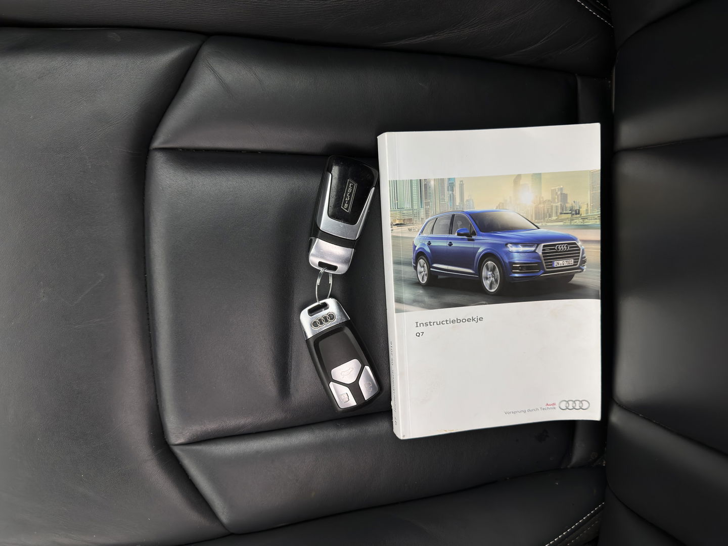 Audi Q7 3.0 TDI e-tron quattro Sport (INCL.BTW) *PANO | LUXURY-LEATHER | FULL-LED | DIGI-COCKPIT | HEATED-COMFORTSEATS | AIR-SUSPENSION | NAVI-FULLMAP | SHIFT-PADDLES | PRIVACY-GLASS | 20''ALU | TOWBAR*