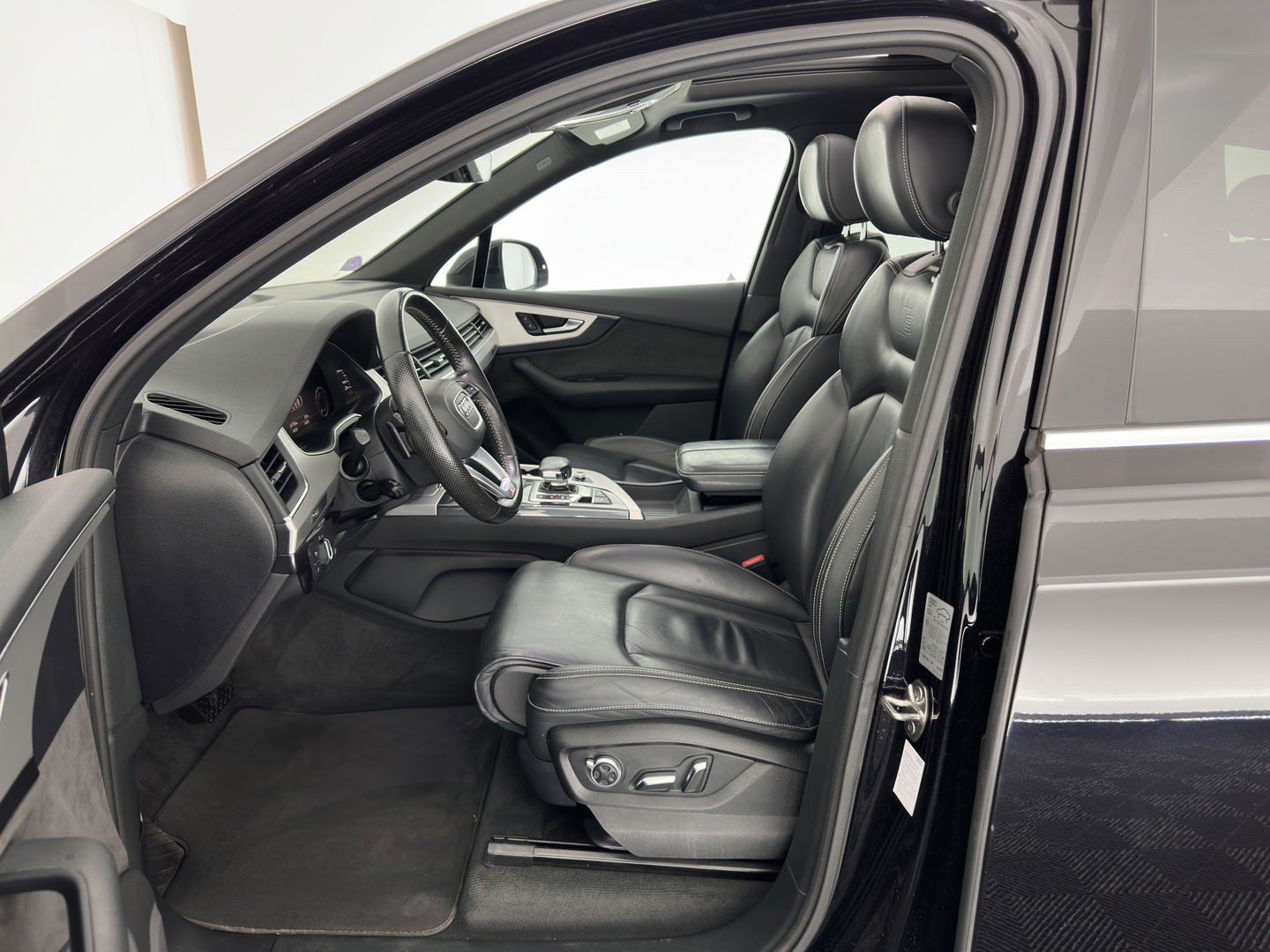 Audi Q7 3.0 TDI e-tron quattro Sport (INCL.BTW) *PANO | LUXURY-LEATHER | FULL-LED | DIGI-COCKPIT | HEATED-COMFORTSEATS | AIR-SUSPENSION | NAVI-FULLMAP | SHIFT-PADDLES | PRIVACY-GLASS | 20''ALU | TOWBAR*