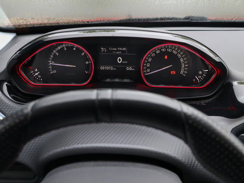 Peugeot 2008 1.2 PureTech GT-line 110PK | Panoramadak | Trekhaak