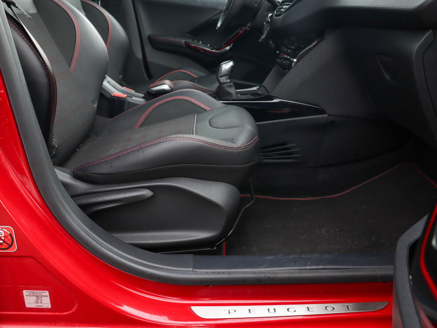 Peugeot 2008 1.2 PureTech GT-line 110PK | Panoramadak | Trekhaak