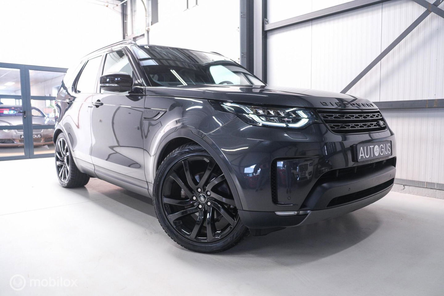 Land Rover Discovery 3.0 Sd6 HSE Grijs kenteken | Panorama | Meridian | Virtual cockpit | LED | Stoelverwarming | BTW auto |
