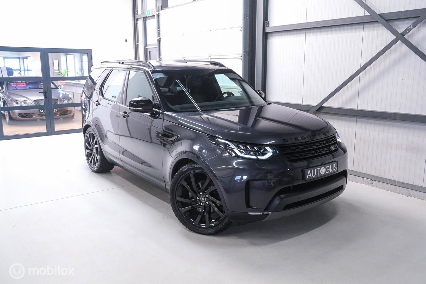 Land Rover Discovery 3.0 Sd6 HSE Grijs kenteken | Panorama | Meridian | Virtual cockpit | LED | Stoelverwarming | BTW auto |