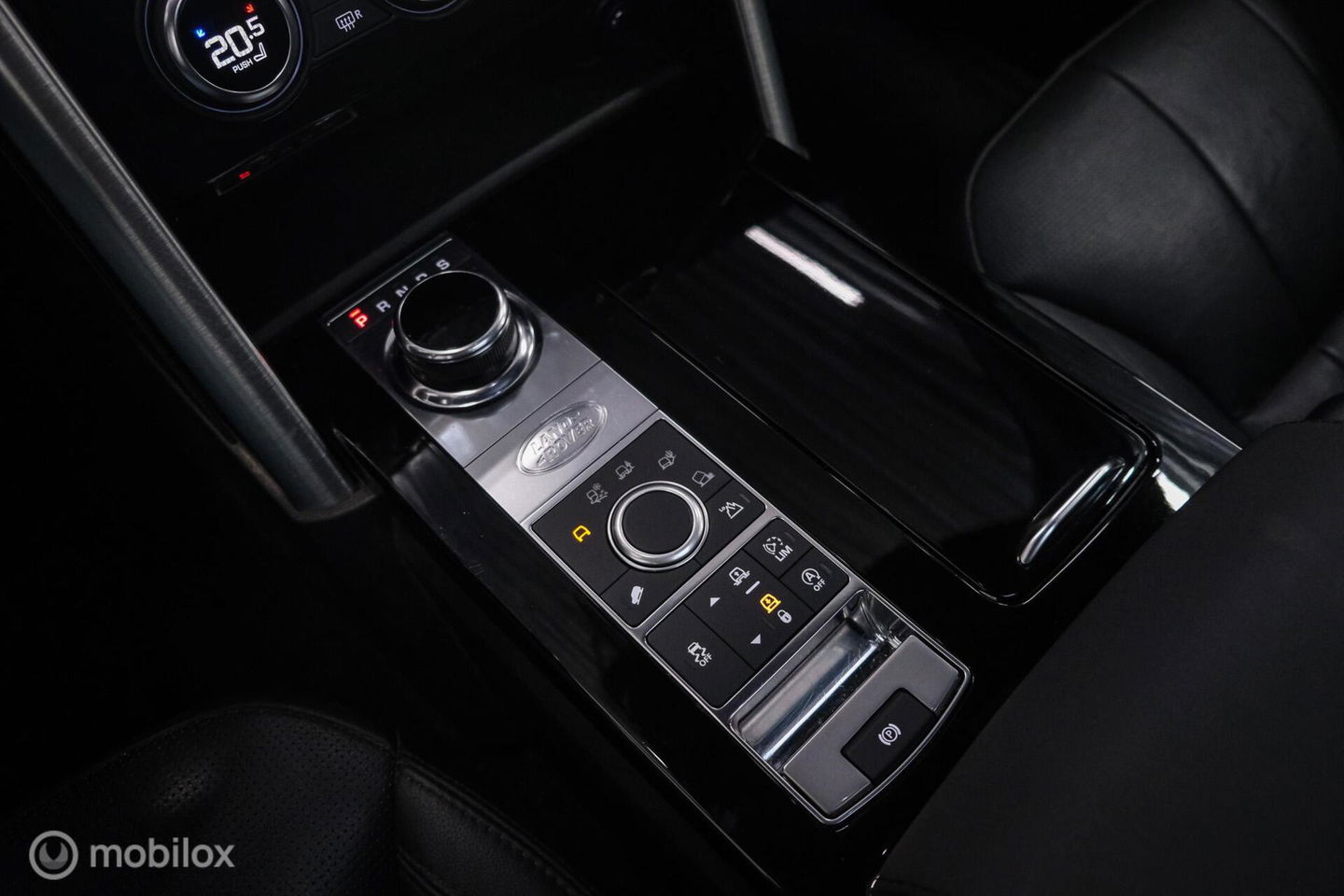 Land Rover Discovery 3.0 Sd6 HSE Grijs kenteken | Panorama | Meridian | Virtual cockpit | LED | Stoelverwarming | BTW auto |