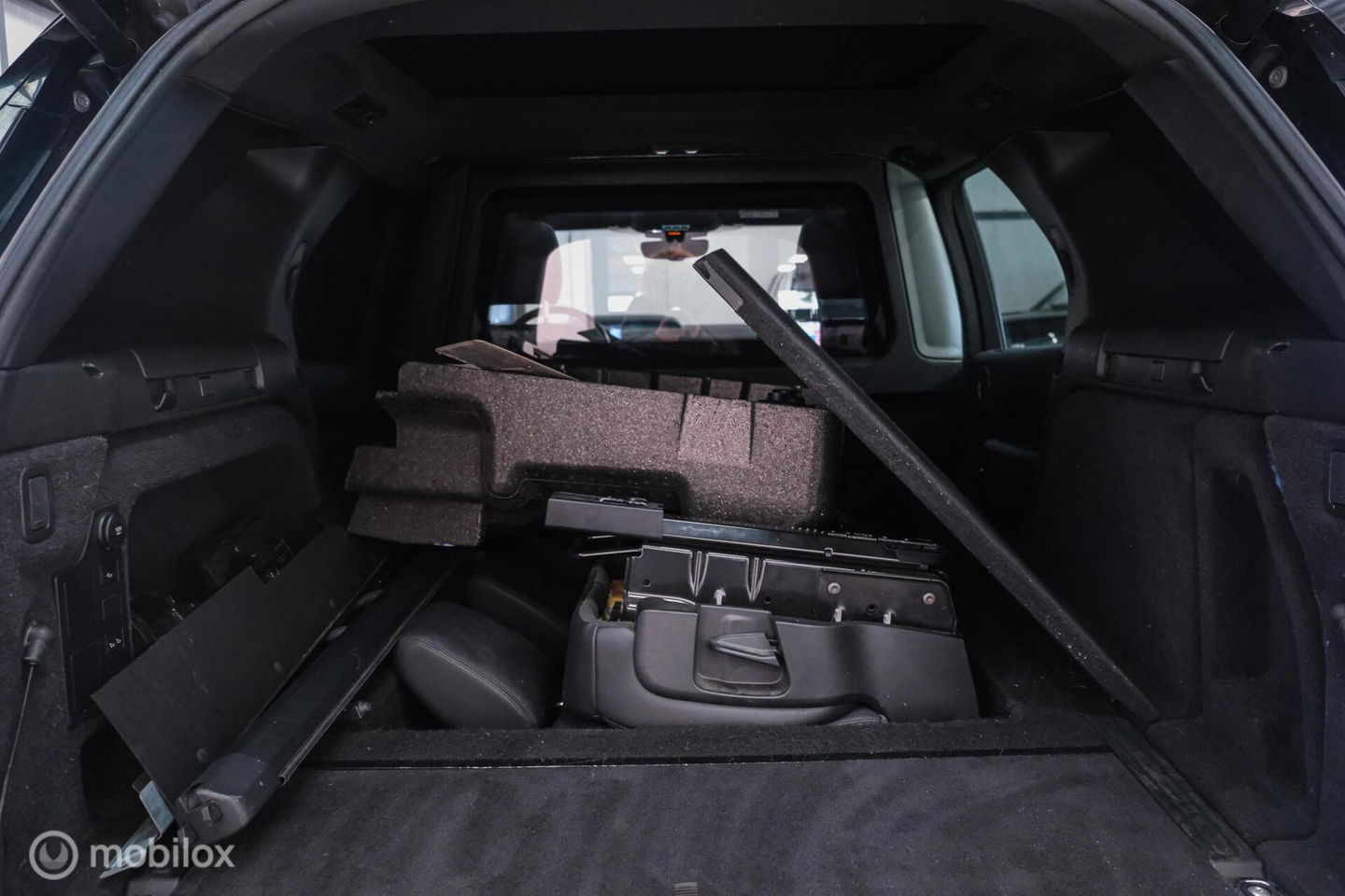 Land Rover Discovery 3.0 Sd6 HSE Grijs kenteken | Panorama | Meridian | Virtual cockpit | LED | Stoelverwarming | BTW auto |