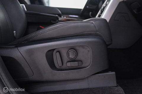 Land Rover Discovery 3.0 Sd6 HSE Grijs kenteken | Panorama | Meridian | Virtual cockpit | LED | Stoelverwarming | BTW auto |