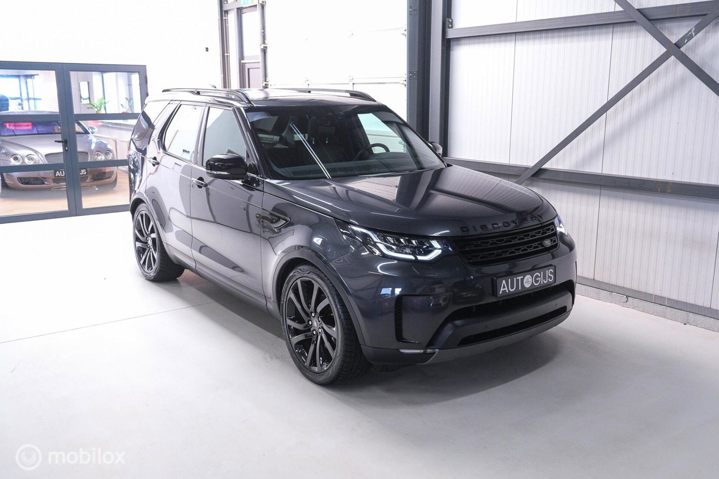Land Rover Discovery 3.0 Sd6 HSE Grijs kenteken | Panorama | Meridian | Virtual cockpit | LED | Stoelverwarming | BTW auto |
