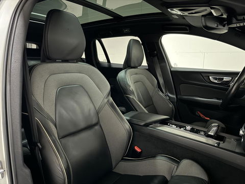 Volvo V60 2.0 B4 R-Design Pano Carplay Trekh. Autopilot NAP