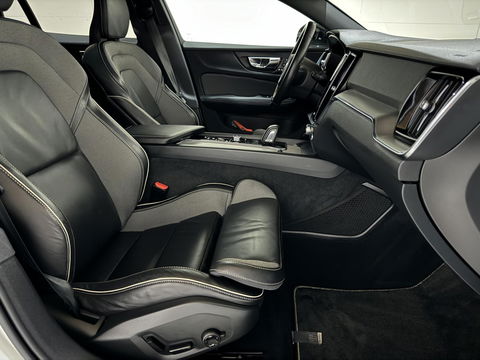 Volvo V60 2.0 B4 R-Design Pano Carplay Trekh. Autopilot NAP