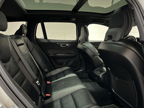 Volvo V60 2.0 B4 R-Design Pano Carplay Trekh. Autopilot NAP