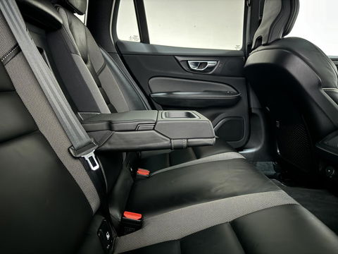 Volvo V60 2.0 B4 R-Design Pano Carplay Trekh. Autopilot NAP