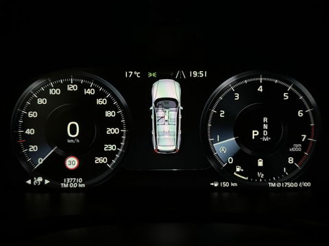 Volvo V60 2.0 B4 R-Design Pano Carplay Trekh. Autopilot NAP