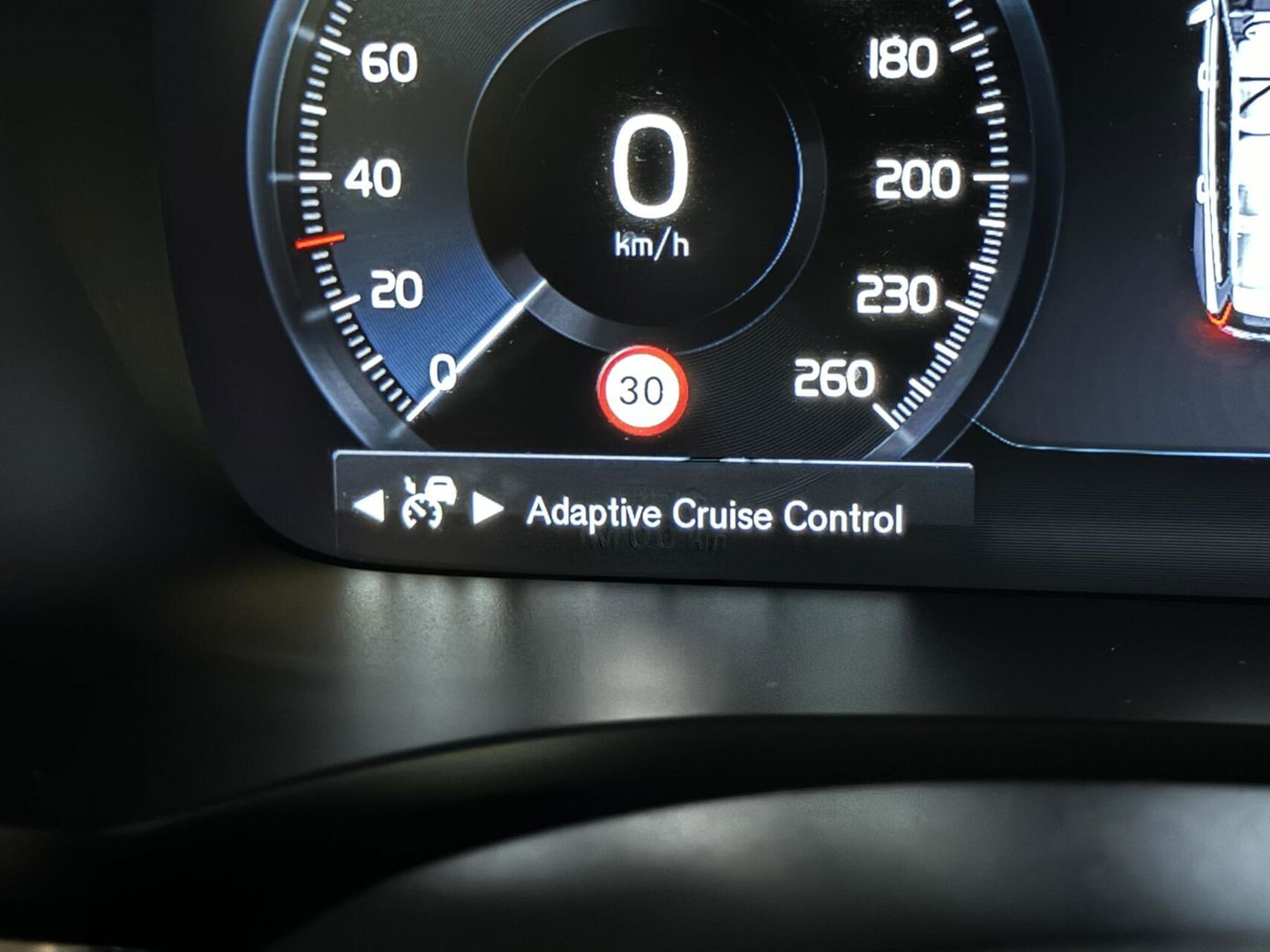 Volvo V60 2.0 B4 R-Design Pano Carplay Trekh. Autopilot NAP