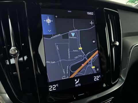 Volvo V60 2.0 B4 R-Design Pano Carplay Trekh. Autopilot NAP