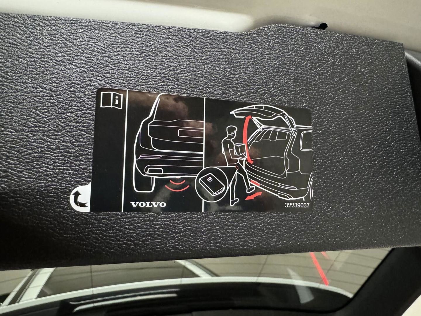 Volvo V60 2.0 B4 R-Design Pano Carplay Trekh. Autopilot NAP