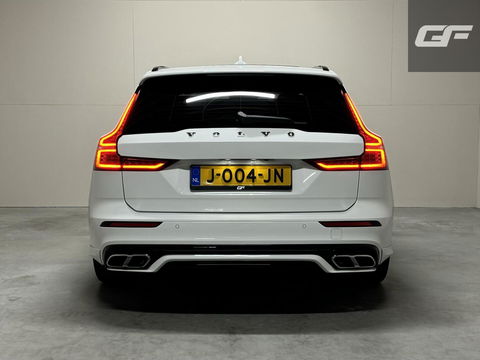 Volvo V60 2.0 B4 R-Design Pano Carplay Trekh. Autopilot NAP
