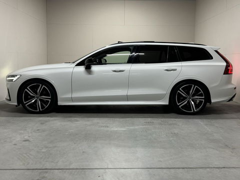 Volvo V60 2.0 B4 R-Design Pano Carplay Trekh. Autopilot NAP
