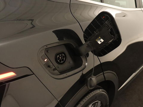 Kia Sportage 1.6 T-GDi Plug-in Hybrid AWD DynamicLine | Adaptive cruise | Camera | Carplay | Navigatie | Full LED | Parkeerhulp | Digital Cockpit | PHEV | Plug In
