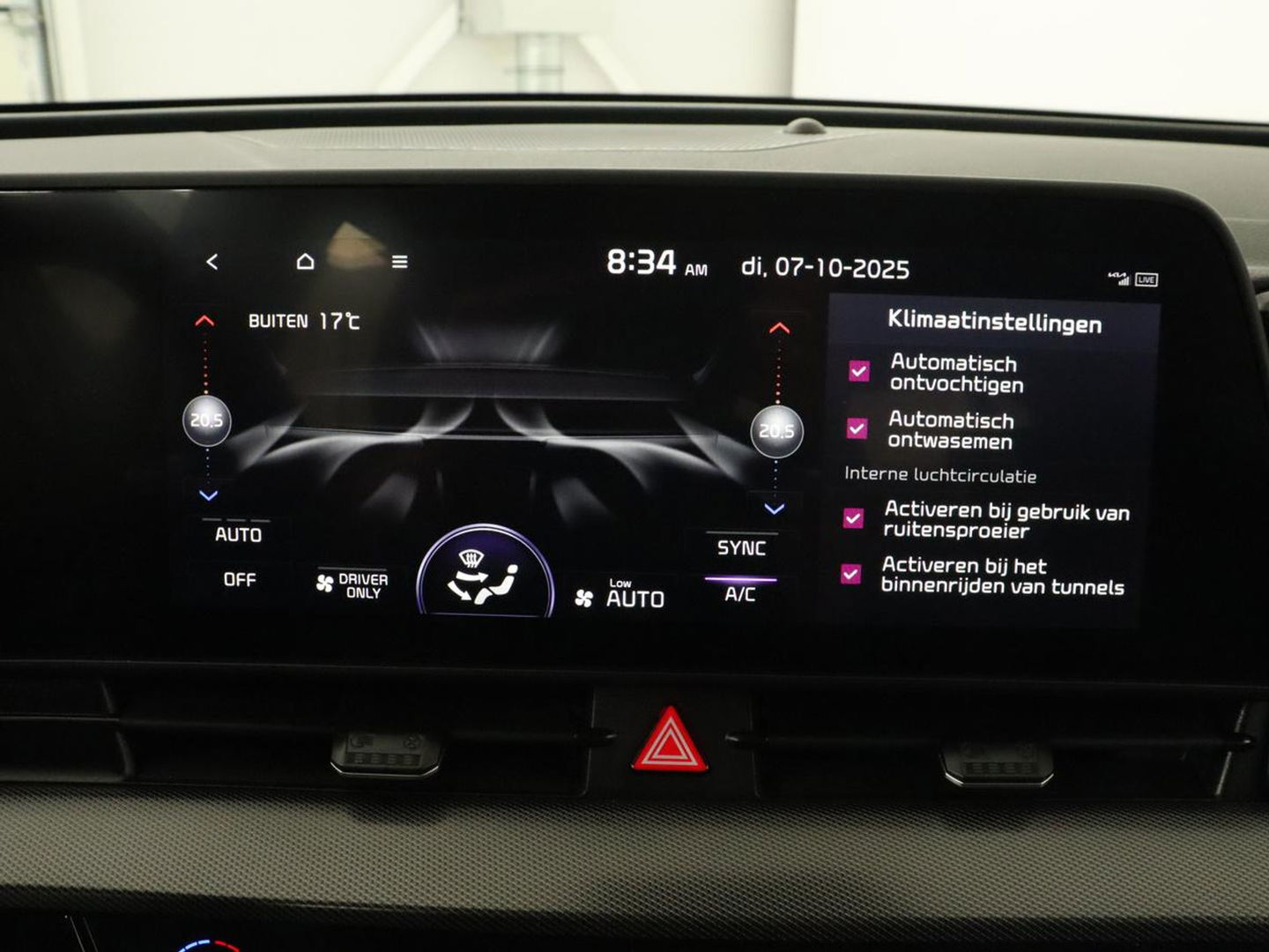 Kia Sportage 1.6 T-GDi Plug-in Hybrid AWD DynamicLine | Adaptive cruise | Camera | Carplay | Navigatie | Full LED | Parkeerhulp | Digital Cockpit | PHEV | Plug In