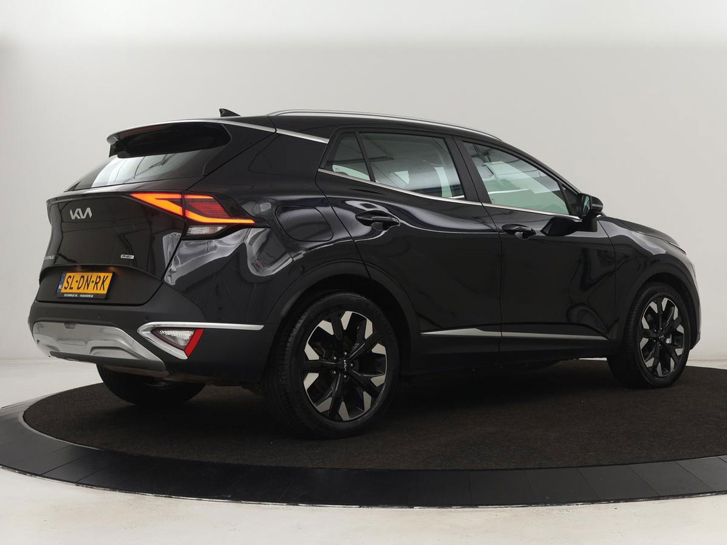 Kia Sportage 1.6 T-GDi Plug-in Hybrid AWD DynamicLine | Adaptive cruise | Camera | Carplay | Navigatie | Full LED | Parkeerhulp | Digital Cockpit | PHEV | Plug In